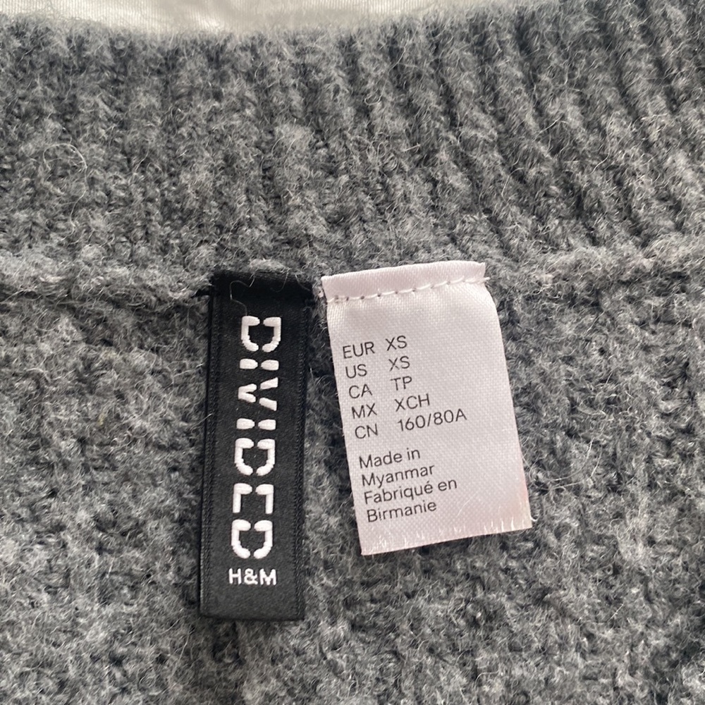 Sweater - Picture 2 of 3